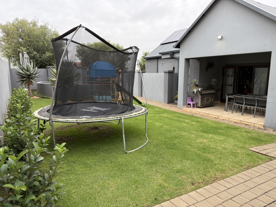 3 Bedroom Property for Sale in Midstream Estate Gauteng
