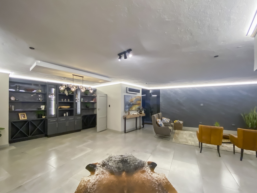 6 Bedroom Property for Sale in Midstream Estate Gauteng