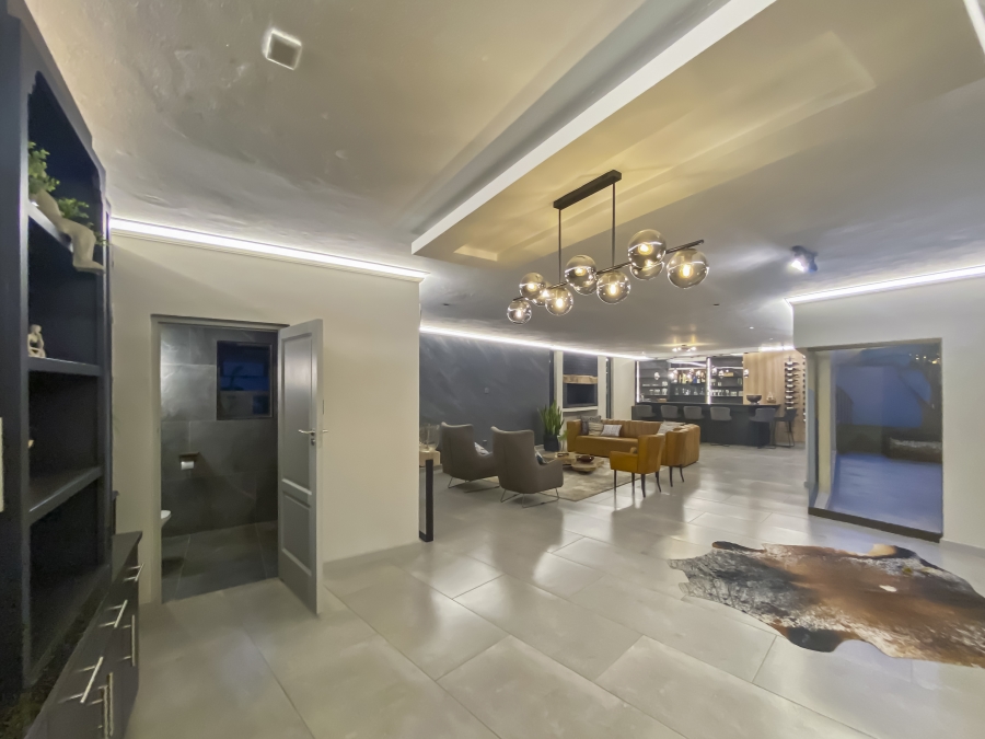 6 Bedroom Property for Sale in Midstream Estate Gauteng