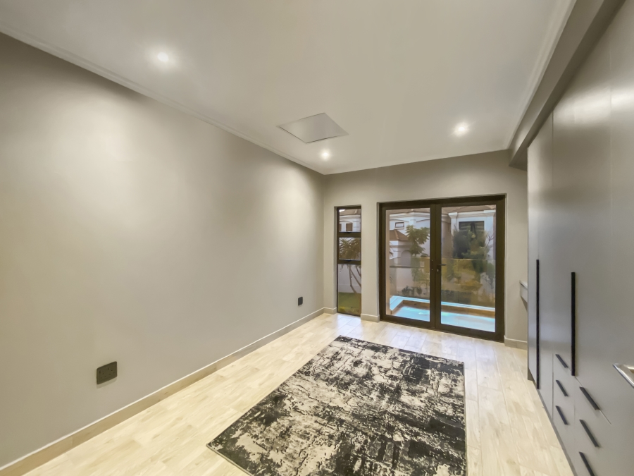 6 Bedroom Property for Sale in Midstream Estate Gauteng