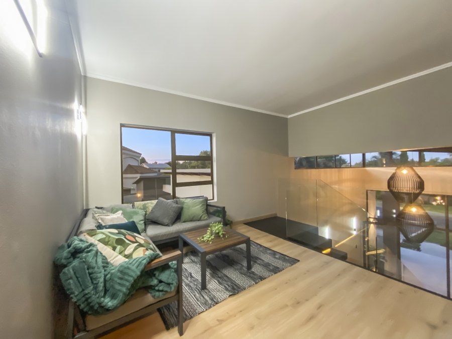 6 Bedroom Property for Sale in Midstream Estate Gauteng