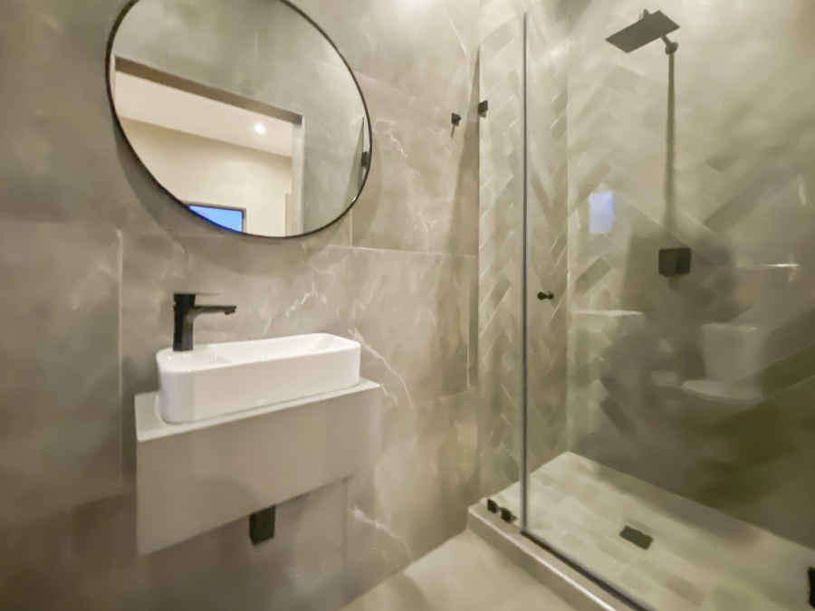 6 Bedroom Property for Sale in Midstream Estate Gauteng