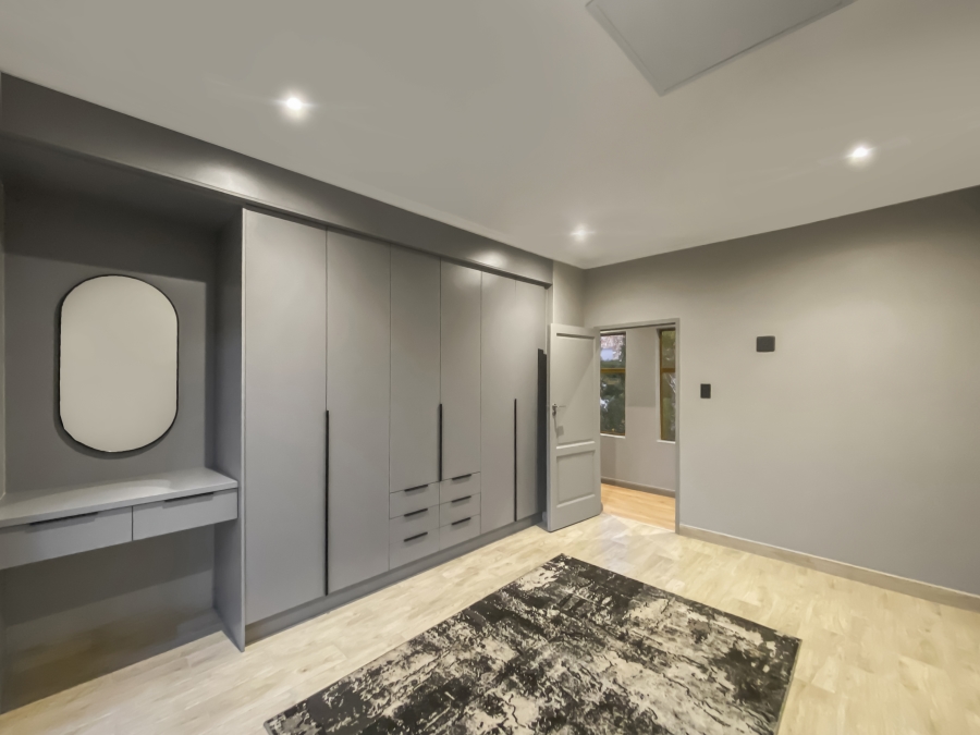 6 Bedroom Property for Sale in Midstream Estate Gauteng