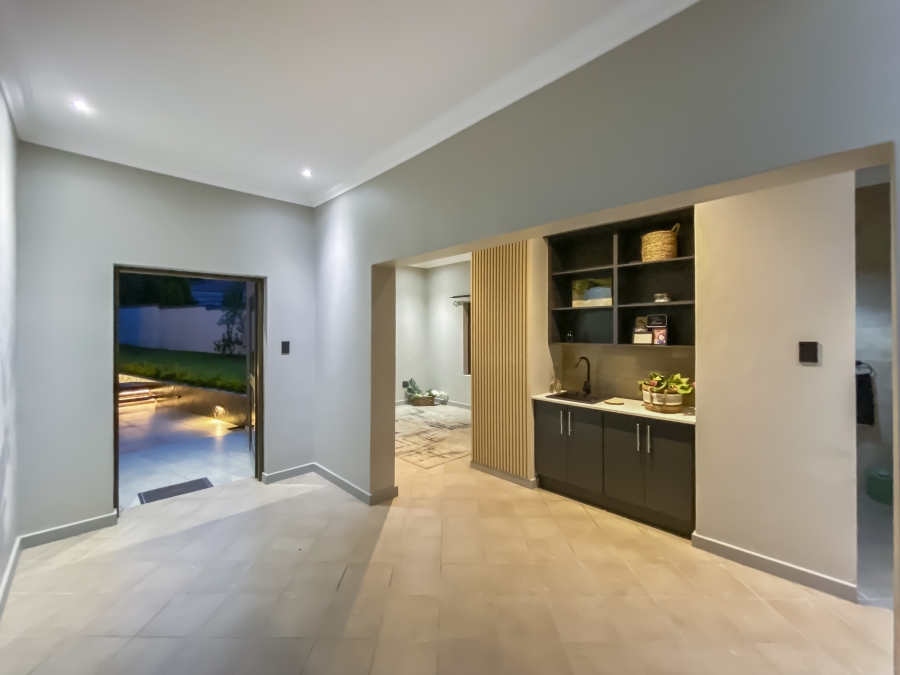 6 Bedroom Property for Sale in Midstream Estate Gauteng