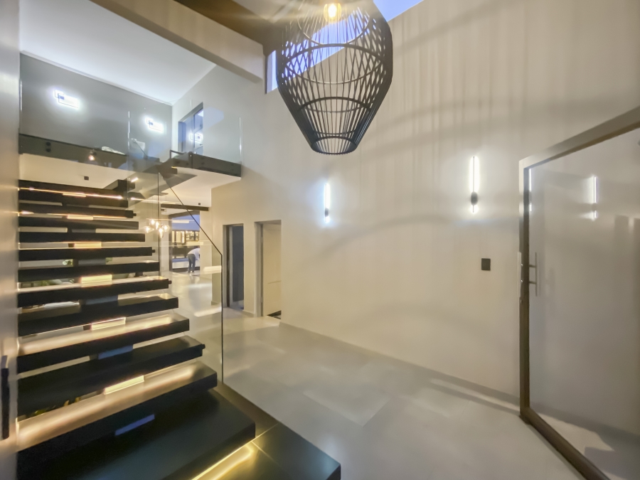 6 Bedroom Property for Sale in Midstream Estate Gauteng