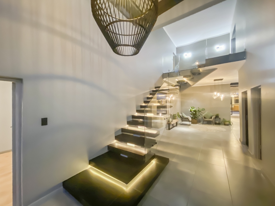 6 Bedroom Property for Sale in Midstream Estate Gauteng