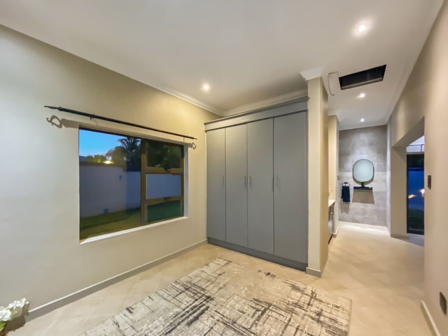 6 Bedroom Property for Sale in Midstream Estate Gauteng