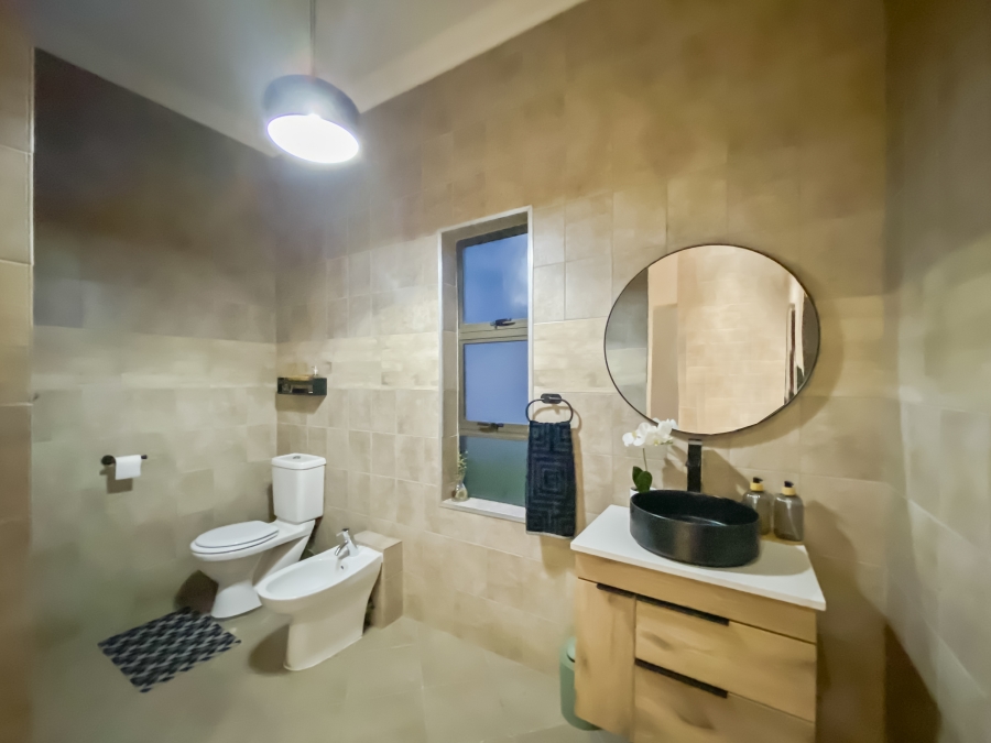 6 Bedroom Property for Sale in Midstream Estate Gauteng