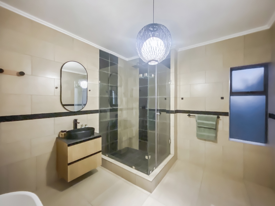 6 Bedroom Property for Sale in Midstream Estate Gauteng