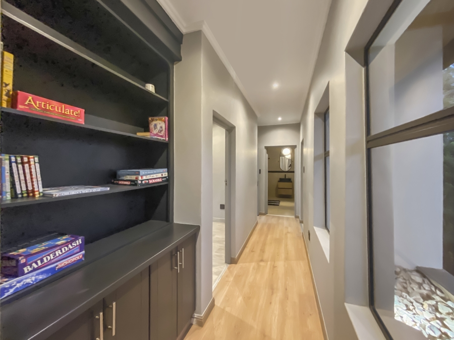 6 Bedroom Property for Sale in Midstream Estate Gauteng
