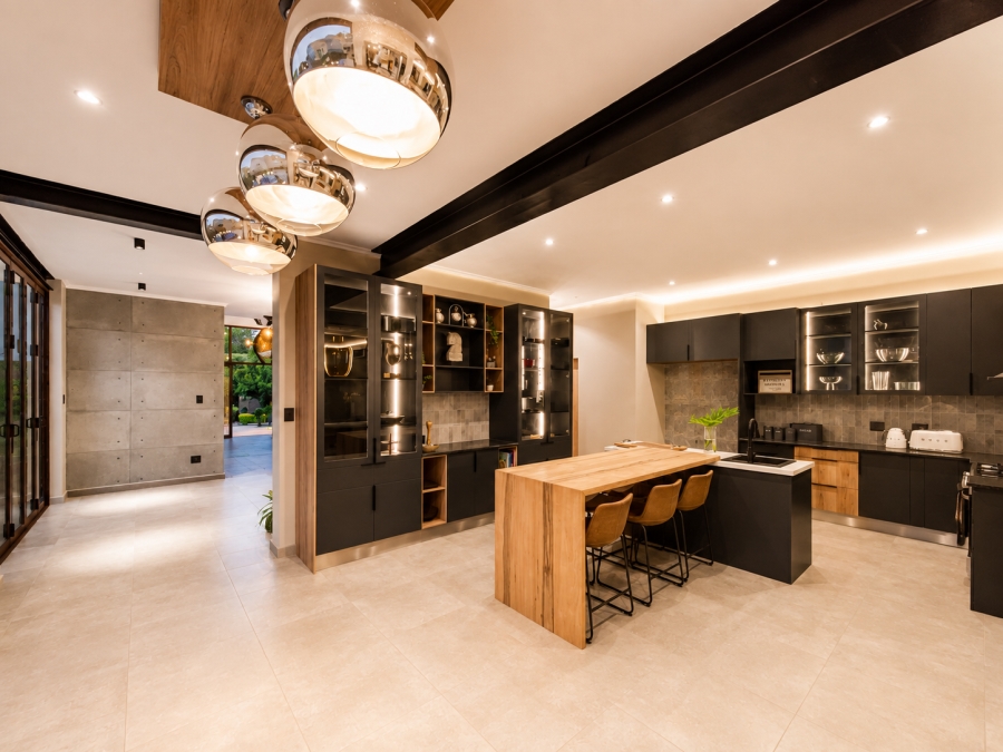 6 Bedroom Property for Sale in Midstream Estate Gauteng
