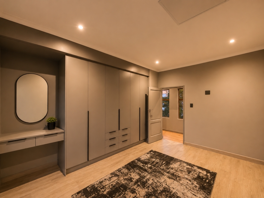 6 Bedroom Property for Sale in Midstream Estate Gauteng
