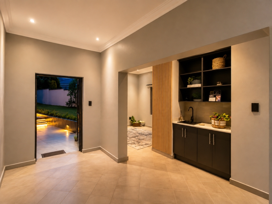 6 Bedroom Property for Sale in Midstream Estate Gauteng