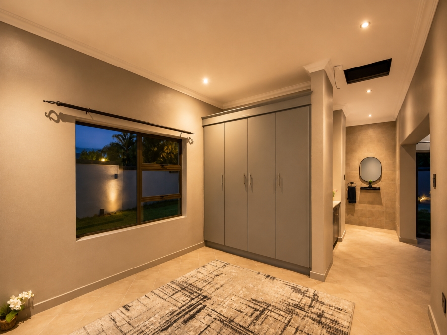 6 Bedroom Property for Sale in Midstream Estate Gauteng