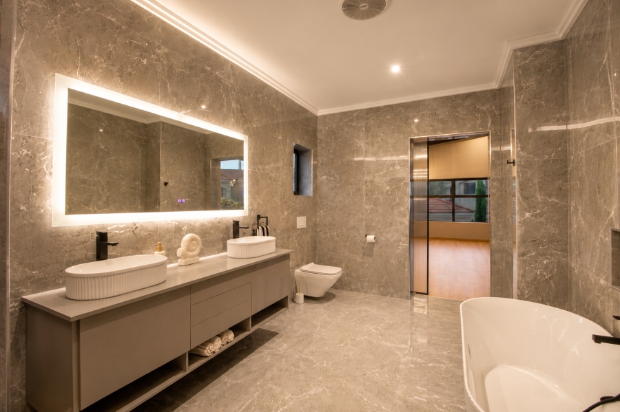 6 Bedroom Property for Sale in Midstream Estate Gauteng