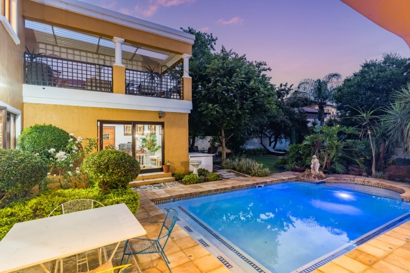 To Let 4 Bedroom Property for Rent in Ruimsig Country Estate Gauteng