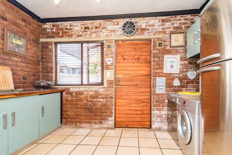 To Let 4 Bedroom Property for Rent in Ruimsig Country Estate Gauteng