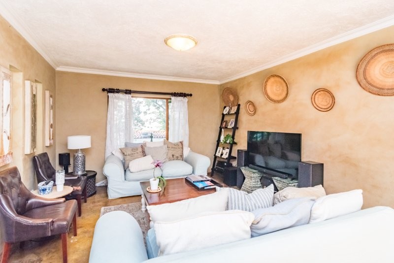 To Let 4 Bedroom Property for Rent in Ruimsig Country Estate Gauteng
