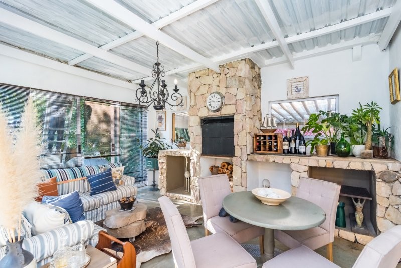 To Let 4 Bedroom Property for Rent in Ruimsig Country Estate Gauteng