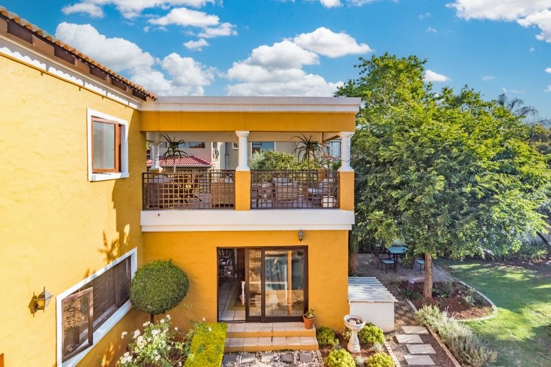 To Let 4 Bedroom Property for Rent in Ruimsig Country Estate Gauteng