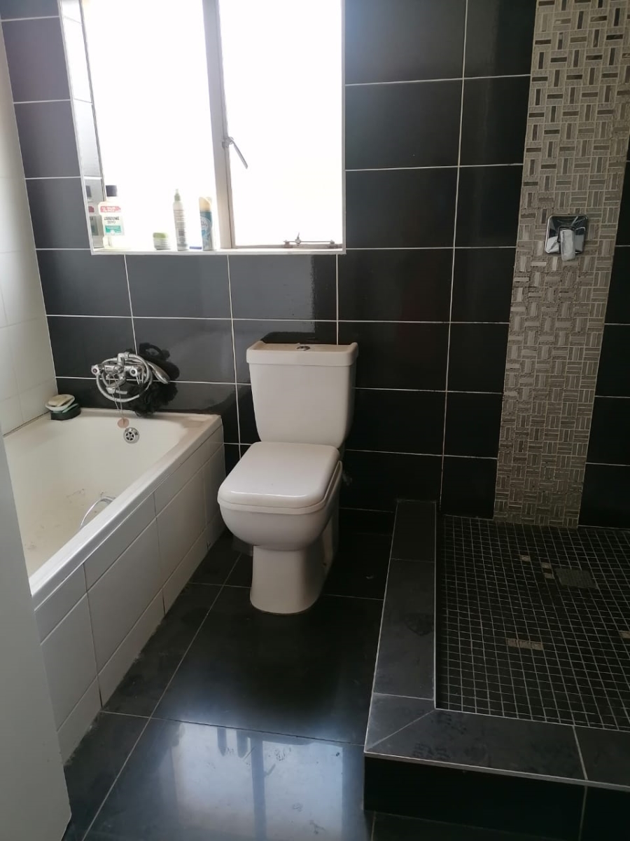 3 Bedroom Property for Sale in Country View Gauteng