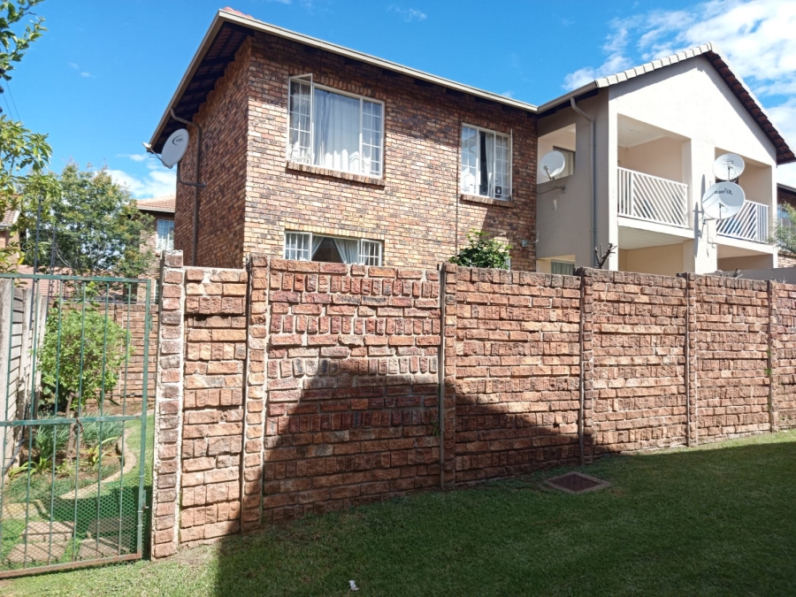 2 Bedroom Property for Sale in Highveld Gauteng