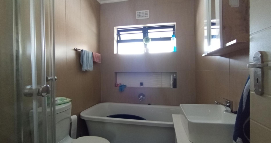 2 Bedroom Property for Sale in Roodepark Eco Estate Gauteng