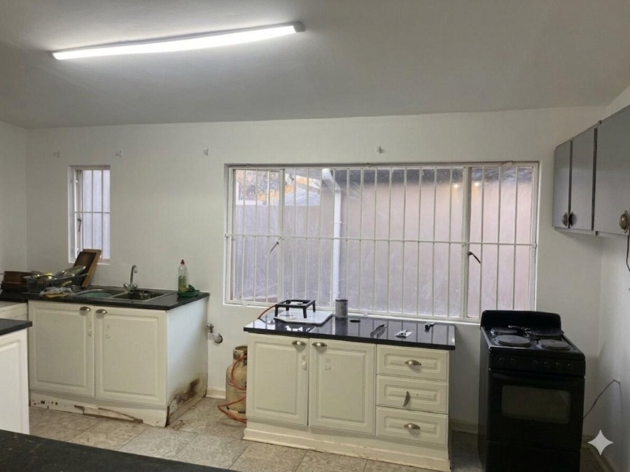 2 Bedroom Property for Sale in Highlands North Gauteng