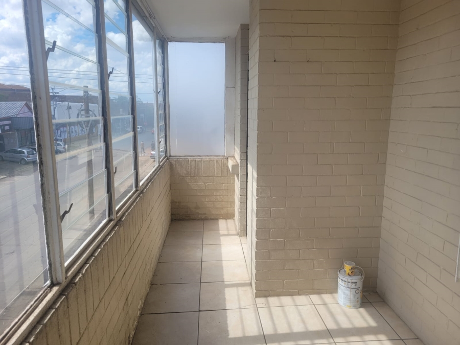To Let 1 Bedroom Property for Rent in Pin Oak Gauteng
