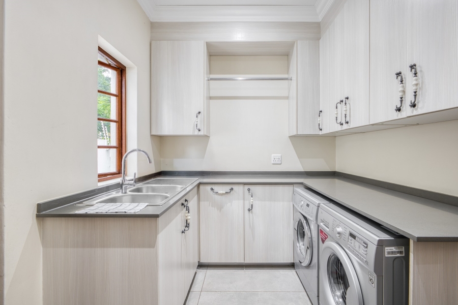 5 Bedroom Property for Sale in Bryanston Gauteng