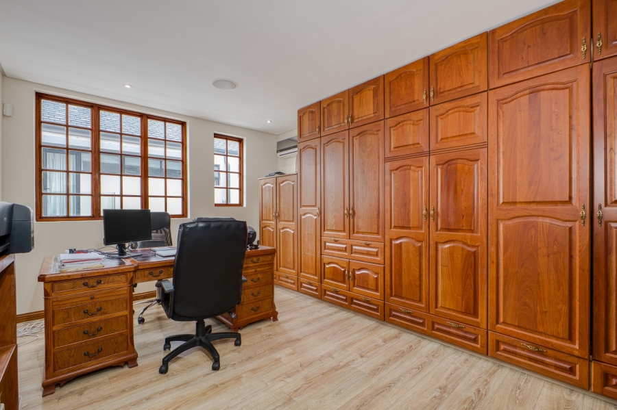 5 Bedroom Property for Sale in Bryanston Gauteng