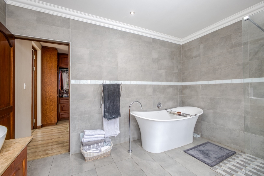 5 Bedroom Property for Sale in Bryanston Gauteng