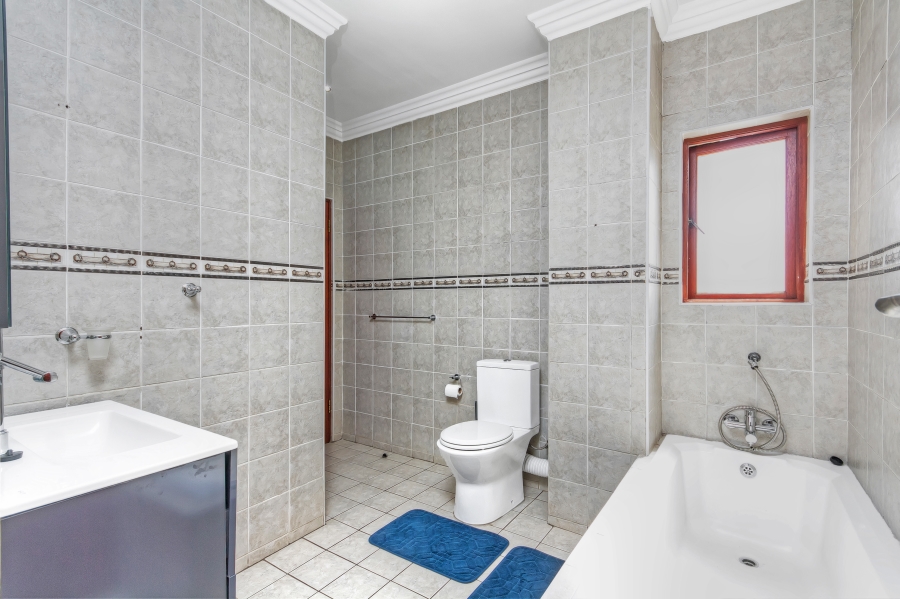 5 Bedroom Property for Sale in Valley View Estate Gauteng