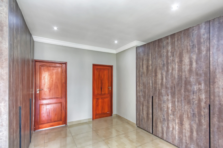 5 Bedroom Property for Sale in Valley View Estate Gauteng