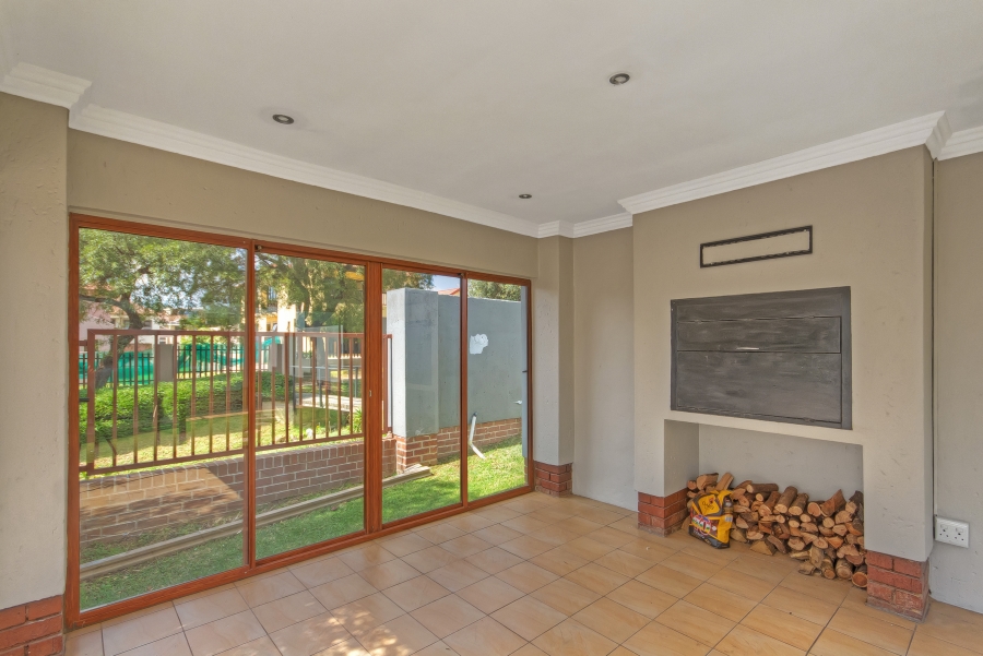5 Bedroom Property for Sale in Valley View Estate Gauteng