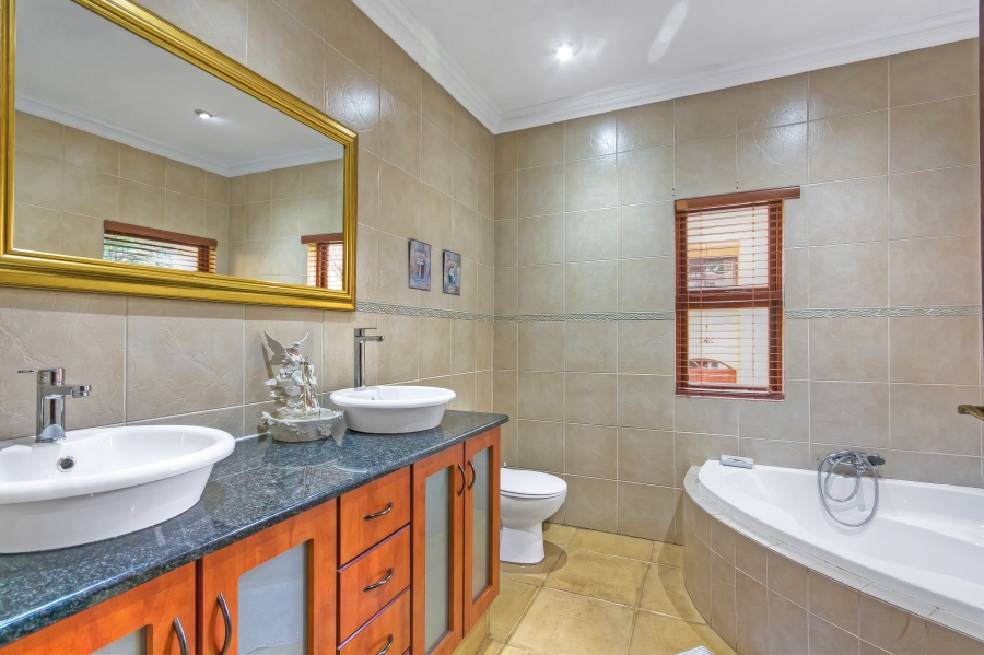 3 Bedroom Property for Sale in Halfway Gardens Gauteng