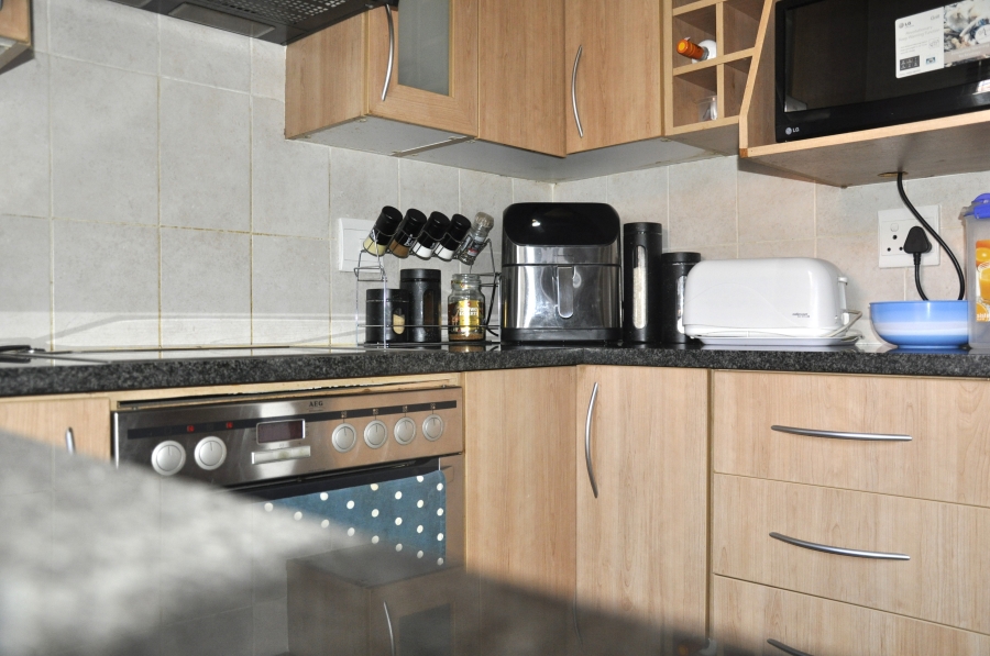 2 Bedroom Property for Sale in Erand Gardens Gauteng