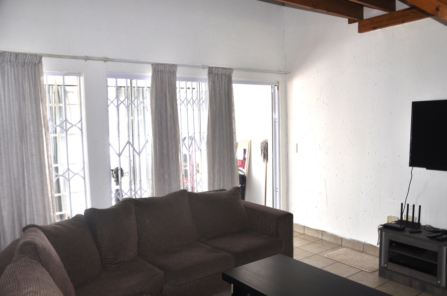 2 Bedroom Property for Sale in Erand Gardens Gauteng