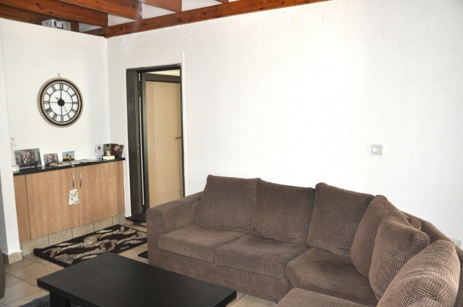 2 Bedroom Property for Sale in Erand Gardens Gauteng