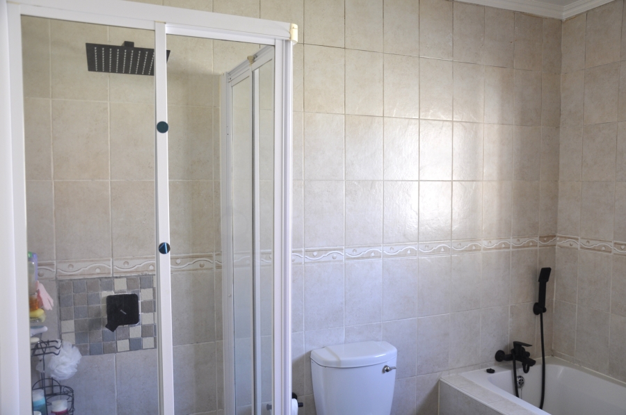 2 Bedroom Property for Sale in Erand Gardens Gauteng