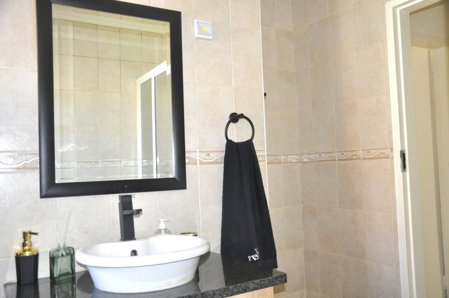 2 Bedroom Property for Sale in Erand Gardens Gauteng