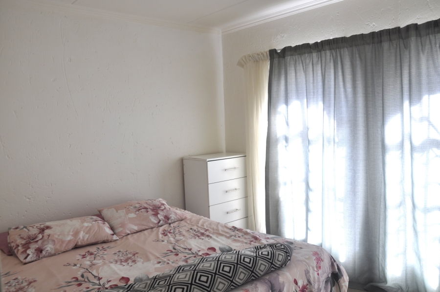 2 Bedroom Property for Sale in Erand Gardens Gauteng