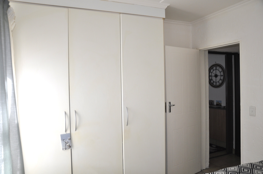2 Bedroom Property for Sale in Erand Gardens Gauteng