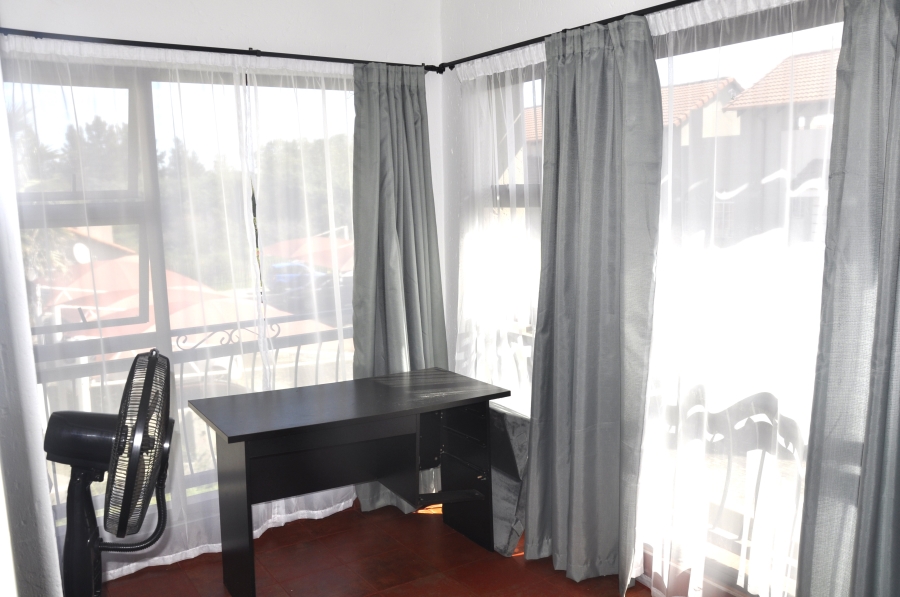 2 Bedroom Property for Sale in Erand Gardens Gauteng