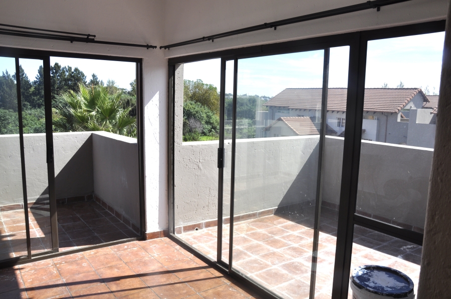 2 Bedroom Property for Sale in Erand Gardens Gauteng