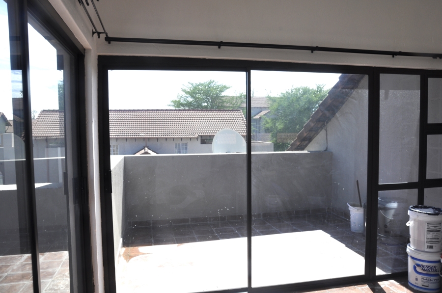 2 Bedroom Property for Sale in Erand Gardens Gauteng