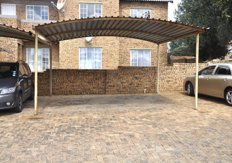 3 Bedroom Property for Sale in Erand Gardens Gauteng