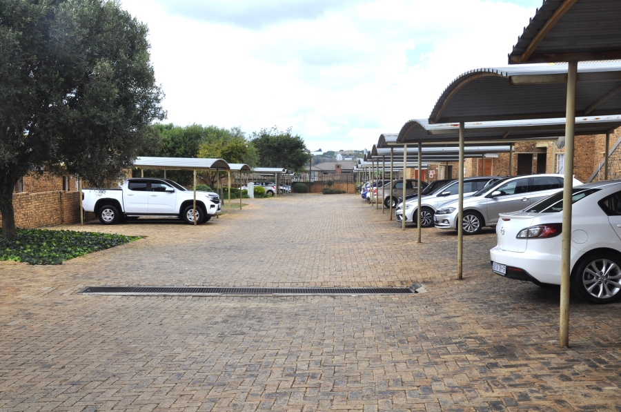3 Bedroom Property for Sale in Erand Gardens Gauteng