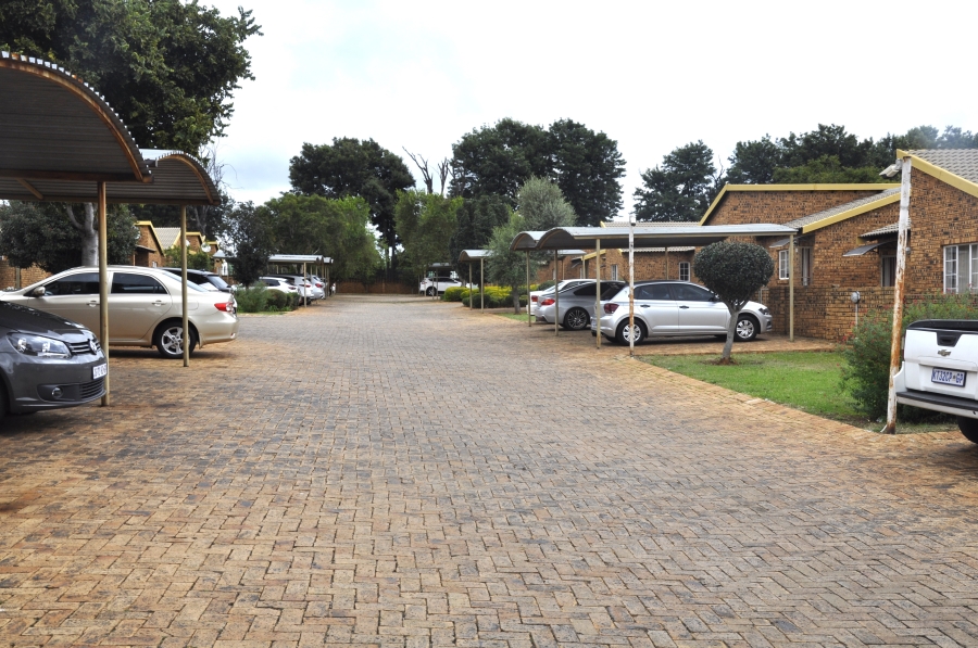 3 Bedroom Property for Sale in Erand Gardens Gauteng