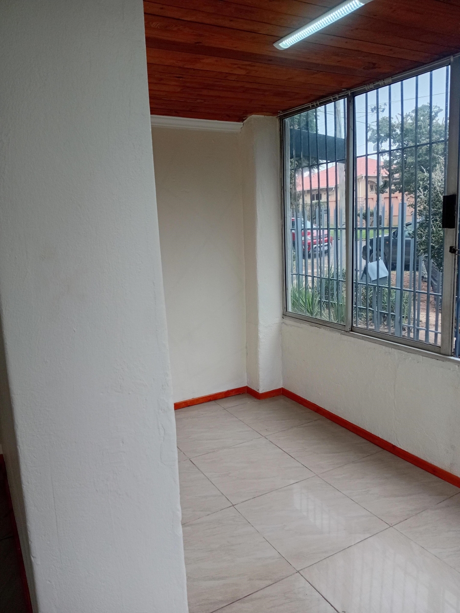 To Let 4 Bedroom Property for Rent in Lewisham Gauteng